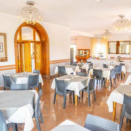 Hotel Bella Peschiera เปสเคียรา เดล การ์ดา ภายนอก รูปภาพ