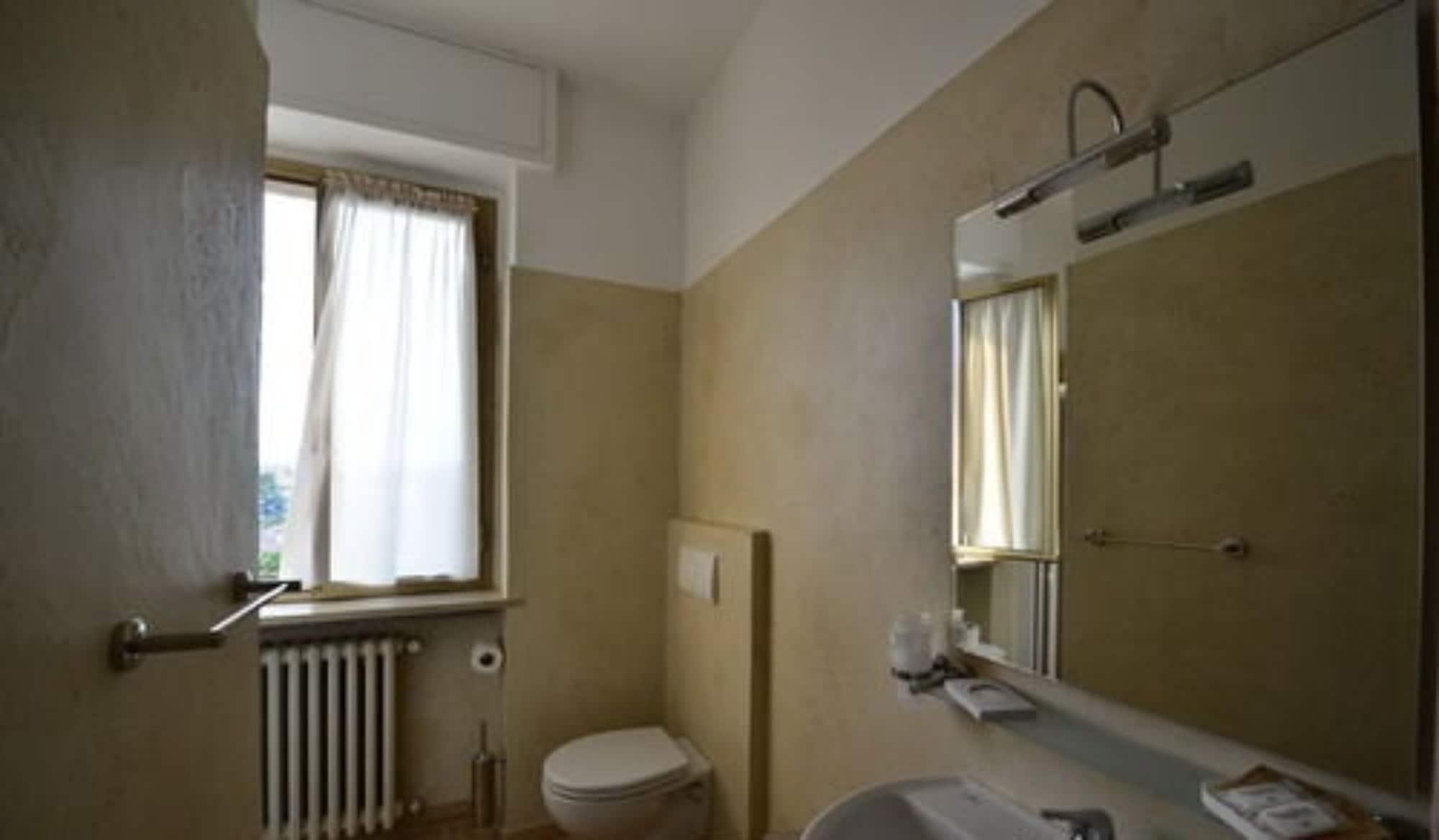 Hotel Bella Peschiera เปสเคียรา เดล การ์ดา ภายนอก รูปภาพ
