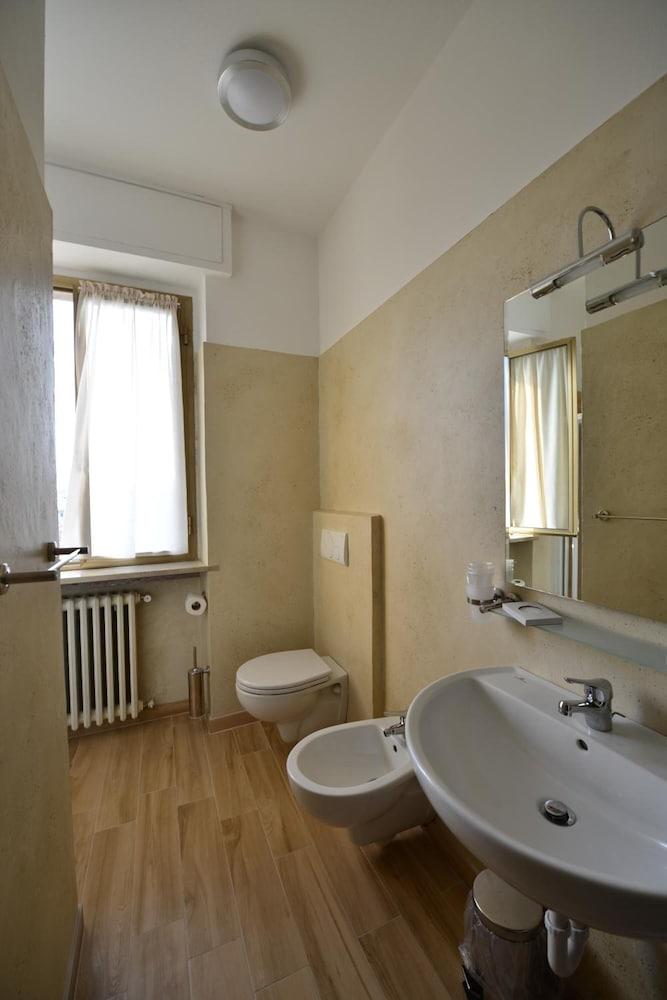 Hotel Bella Peschiera เปสเคียรา เดล การ์ดา ภายนอก รูปภาพ