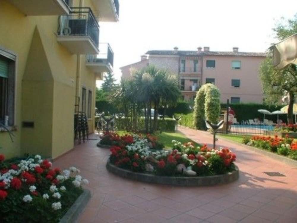 Hotel Bella Peschiera เปสเคียรา เดล การ์ดา ภายนอก รูปภาพ