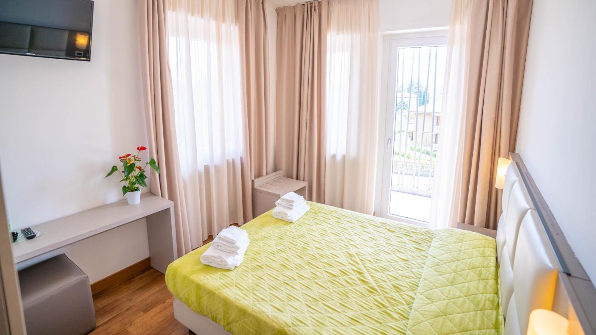 Hotel Bella Peschiera เปสเคียรา เดล การ์ดา ภายนอก รูปภาพ