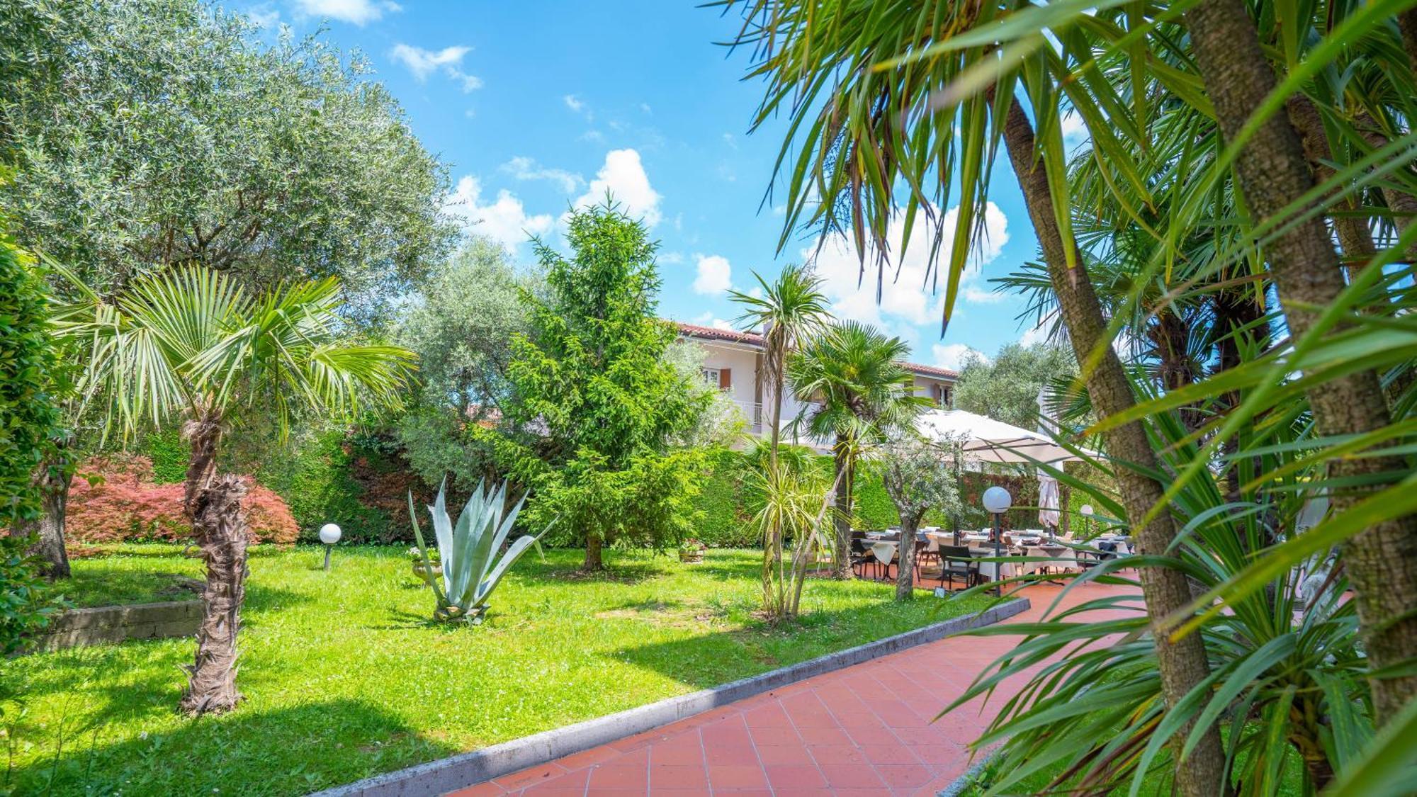 Hotel Bella Peschiera เปสเคียรา เดล การ์ดา ภายนอก รูปภาพ