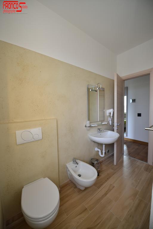Hotel Bella Peschiera เปสเคียรา เดล การ์ดา ห้อง รูปภาพ