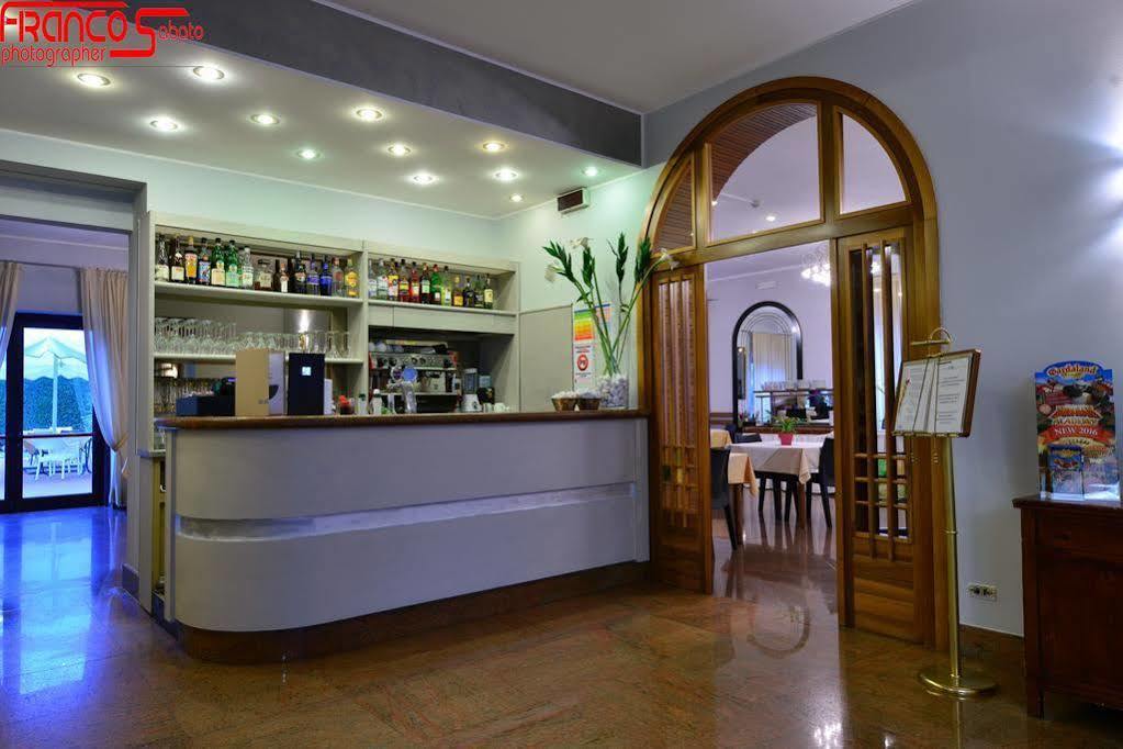 Hotel Bella Peschiera เปสเคียรา เดล การ์ดา ภายนอก รูปภาพ