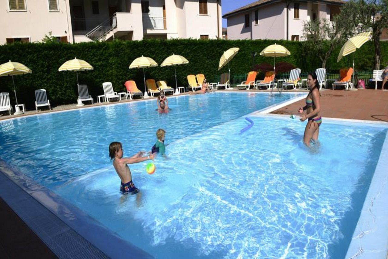 Hotel Bella Peschiera เปสเคียรา เดล การ์ดา ภายนอก รูปภาพ